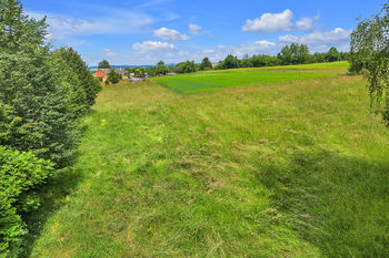 Prodej pozemku 2001 m², Třebařov