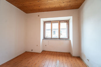 Prodej bytu 1+1 v osobním vlastnictví 31 m², Chrášťany