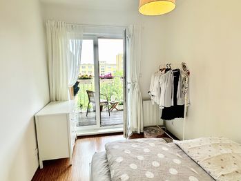 Ložnice s lodžií - Prodej bytu 2+kk v osobním vlastnictví 51 m², Praha 10 - Vršovice