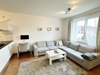 Obývací pokoj - Prodej bytu 2+kk v osobním vlastnictví 51 m², Praha 10 - Vršovice