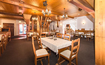 Pronájem restaurace 250 m², Jinočany