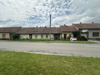 Prodej pozemku 2769 m², Šaratice