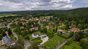 Prodej pozemku 826 m², Mníšek pod Brdy