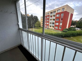 Lodžie - Prodej bytu 4+1 v osobním vlastnictví 82 m², Praha 9 - Horní Počernice