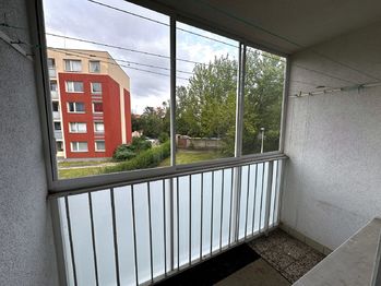 Lodžie - Prodej bytu 4+1 v osobním vlastnictví 82 m², Praha 9 - Horní Počernice