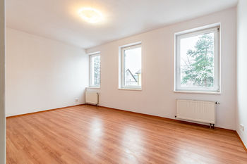 Pronájem bytu 1+kk v osobním vlastnictví 28 m², Praha 9 - Kyje
