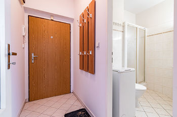 Pronájem bytu 1+kk v osobním vlastnictví 28 m², Praha 9 - Kyje