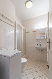 Pronájem bytu 1+kk v osobním vlastnictví 28 m², Praha 9 - Kyje