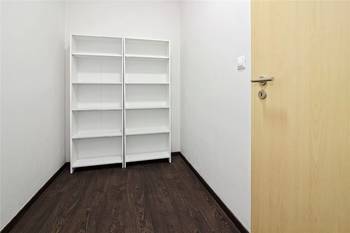 komora / closet/utility room - Prodej bytu 2+kk v osobním vlastnictví 59 m², Ostrava