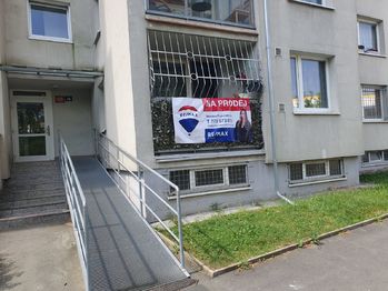 Prodej bytu 1+1 v osobním vlastnictví 32 m², Praha 9 - Černý Most