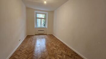 Prodej bytu 2+kk v osobním vlastnictví 44 m², Praha 10 - Vršovice