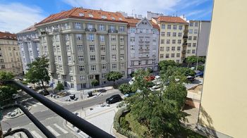 Prodej bytu 2+kk v osobním vlastnictví 56 m², Praha 10 - Vršovice