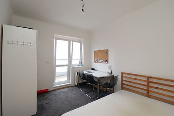 Pokoj s terasou - Pronájem bytu 2+1 v osobním vlastnictví 46 m², Praha 4 - Michle