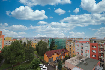 Výhled z terasy - Pronájem bytu 2+1 v osobním vlastnictví 46 m², Praha 4 - Michle