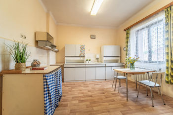 kuchyň - Prodej domu 124 m², Zruč nad Sázavou