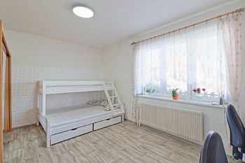 dětský pokoj - Prodej bytu 3+kk v osobním vlastnictví 71 m², Podluhy