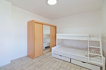 dětský pokoj - Prodej bytu 3+kk v osobním vlastnictví 71 m², Podluhy