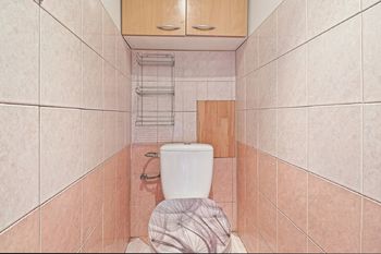 WC - Prodej bytu 3+kk v osobním vlastnictví 71 m², Podluhy