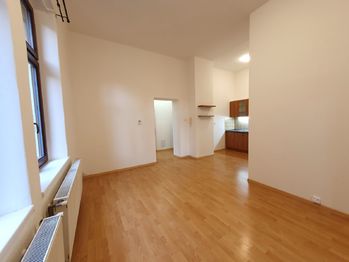 pokoj - Pronájem bytu 2+kk v osobním vlastnictví 37 m², Jablonec nad Nisou