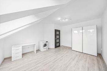 Prodej bytu 4+kk v osobním vlastnictví 102 m², Štěnovický Borek