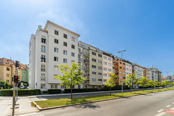 Prodej bytu 2+1 v osobním vlastnictví 74 m², Praha 6 - Střešovice