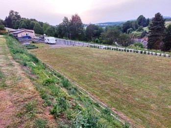 Pohled od domů. - Pronájem pozemku 200 m², Dražice