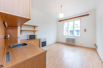 Prodej kancelářských prostor 450 m², Praha 4 - Podolí