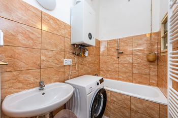 Prodej kancelářských prostor 450 m², Praha 4 - Podolí