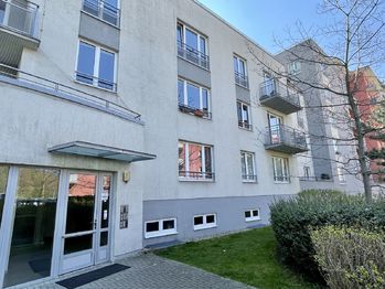 Pronájem bytu 1+kk v osobním vlastnictví 32 m², Praha 10 - Záběhlice