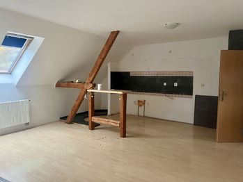 Kuchyně + Obývací pokoj - Pronájem bytu 2+kk v osobním vlastnictví 52 m², Třešť