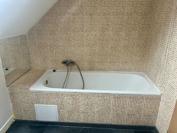 Koupelna - Pronájem bytu 2+kk v osobním vlastnictví 52 m², Třešť