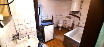 koupelna s kotlem na tuhá paliva - Prodej chaty / chalupy 157 m², Písečné
