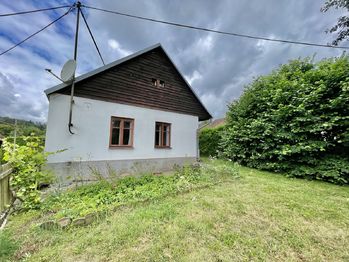 Pohled na dům ze zahrady - Prodej chaty / chalupy 56 m², Újezd u Plánice