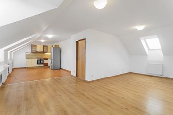 Pronájem bytu 3+kk v osobním vlastnictví 79 m², Praha 5 - Řeporyje
