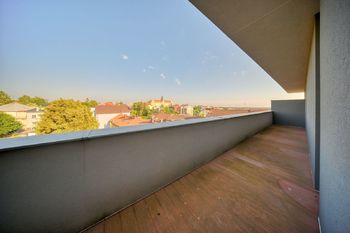 terasa s výhledem - Pronájem bytu 1+kk v osobním vlastnictví 40 m², Kolín