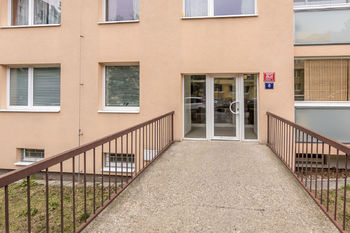 Pronájem bytu 1+kk v osobním vlastnictví 29 m², Praha 4 - Modřany