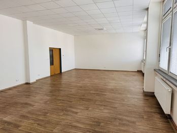 Pronájem kancelářských prostor 140 m², Rožnov pod Radhoštěm