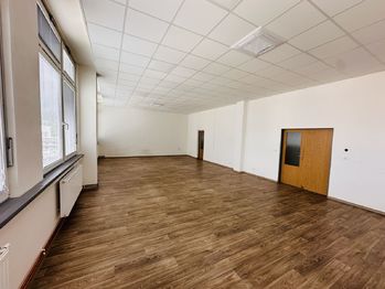 Pronájem kancelářských prostor 140 m², Rožnov pod Radhoštěm