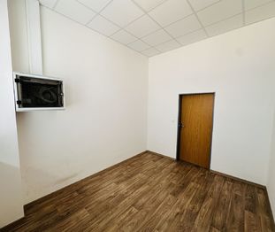 Pronájem kancelářských prostor 140 m², Rožnov pod Radhoštěm