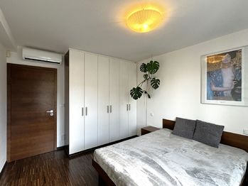 Pronájem bytu 2+kk v osobním vlastnictví 55 m², Praha 4 - Podolí