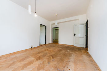 7. Obývací pokoj - Prodej bytu 3+1 v osobním vlastnictví 60 m², Chrudim