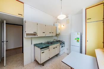 1. Kuchyně - Prodej bytu 3+1 v osobním vlastnictví 60 m², Chrudim 