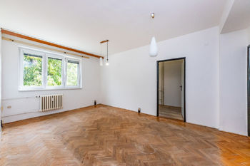 6. Obývací pokoj - Prodej bytu 3+1 v osobním vlastnictví 60 m², Chrudim