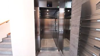 Hala, výtah - Pronájem bytu 1+kk v osobním vlastnictví 43 m², Praha 3 - Žižkov