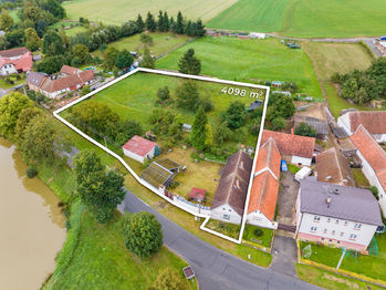 Prodej pozemku 1100 m², Pelhřimov