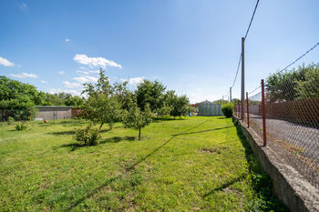 Prodej pozemku 995 m², Přestanov