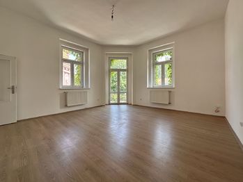Prodej nájemního domu 450 m², Hostomice