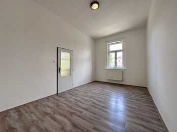 Prodej nájemního domu 450 m², Hostomice