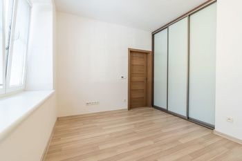 Prodej bytu 2+kk v osobním vlastnictví 50 m², Praha 6 - Břevnov