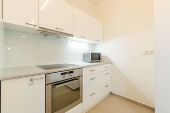 Prodej bytu 2+kk v osobním vlastnictví 50 m², Praha 6 - Břevnov